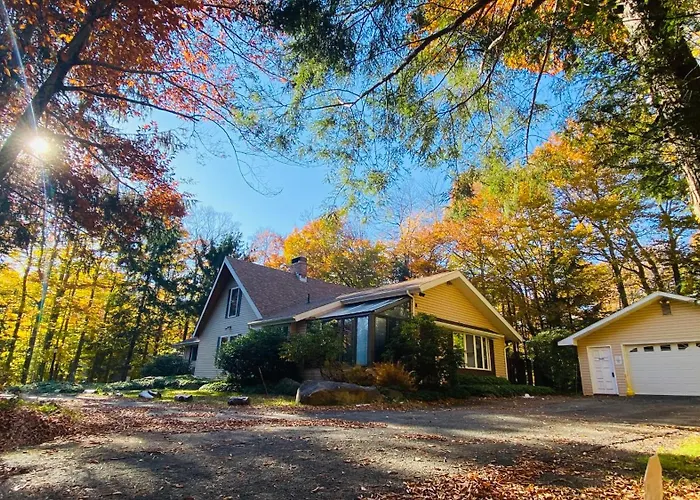 Walk To Pool & Beach - Spacious Gateway, Hot Tub, Game Room