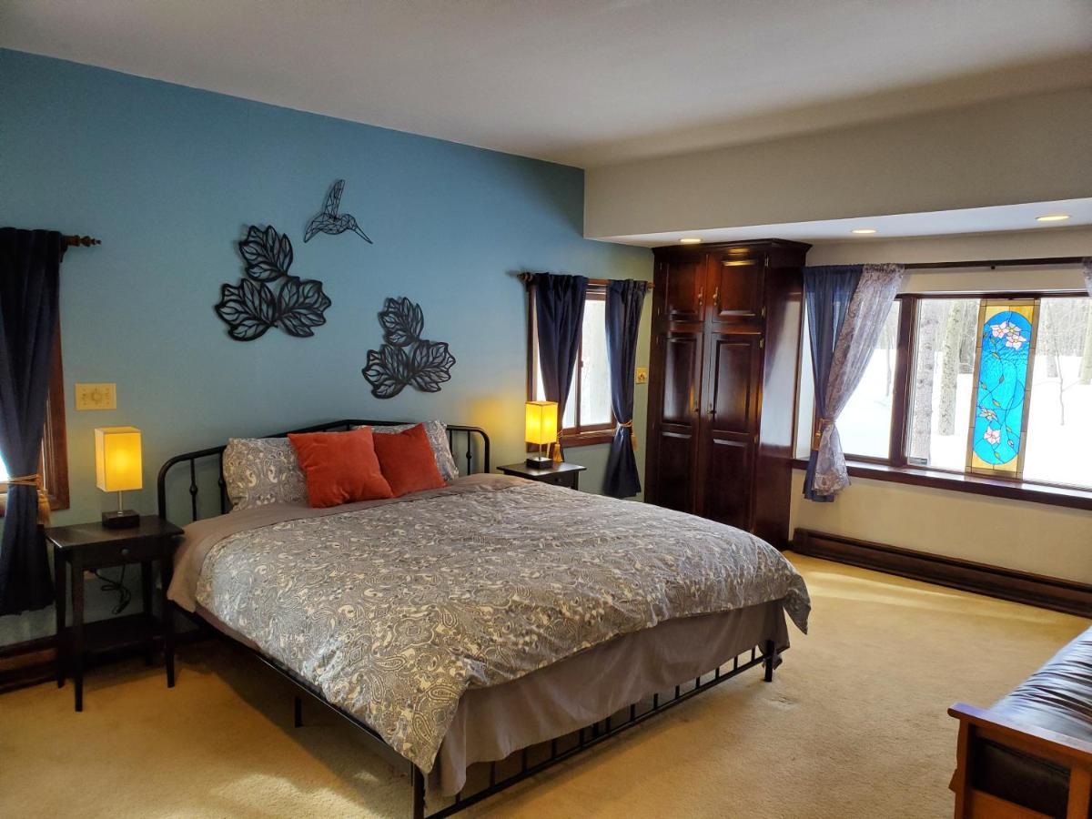 Walk To Pool & - Spacious Gateway, Hot Tub, Game * Pocono Country Place
