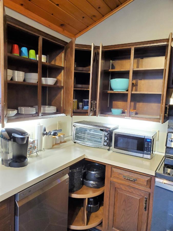 Chalet Walk To Pool & - Spacious Gateway, Hot Tub, Game Pocono Country Place