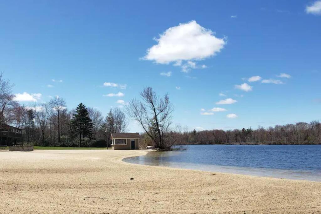 Walk To Pool & - Spacious Gateway, Hot Tub, Game *