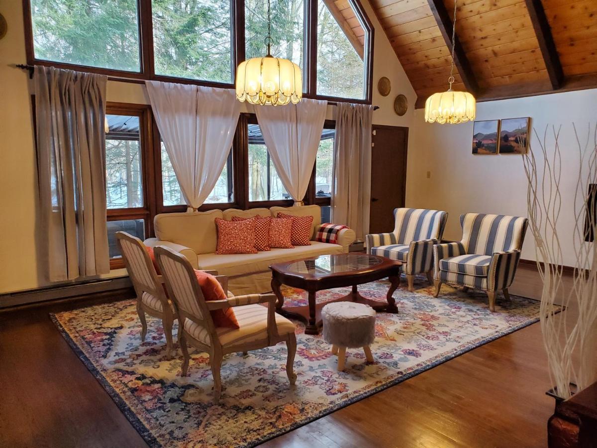 Walk To Pool & - Spacious Gateway, Hot Tub, Game * Pocono Country Place