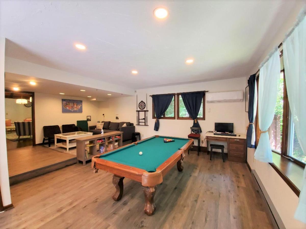 Walk To Pool & - Spacious Gateway, Hot Tub, Game