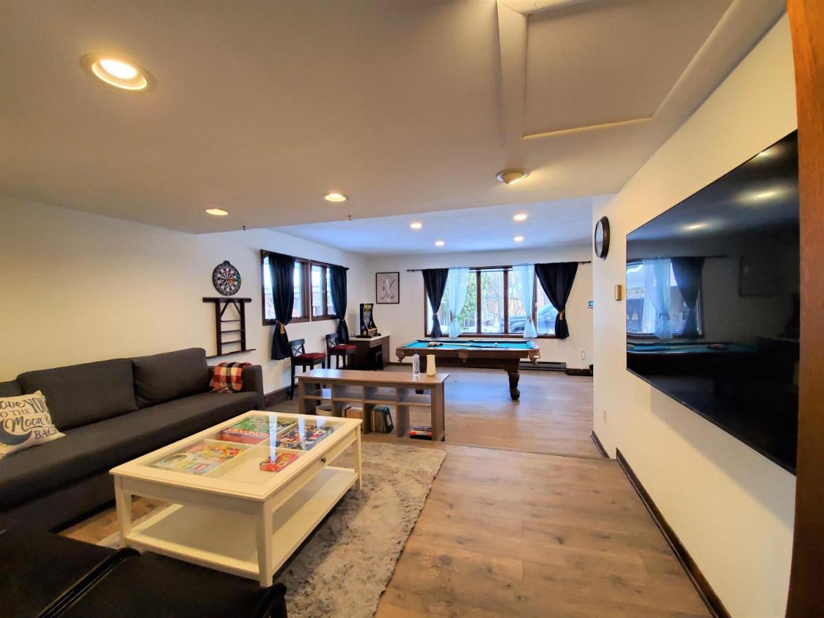 Chalet Walk To Pool & - Spacious Gateway, Hot Tub, Game *