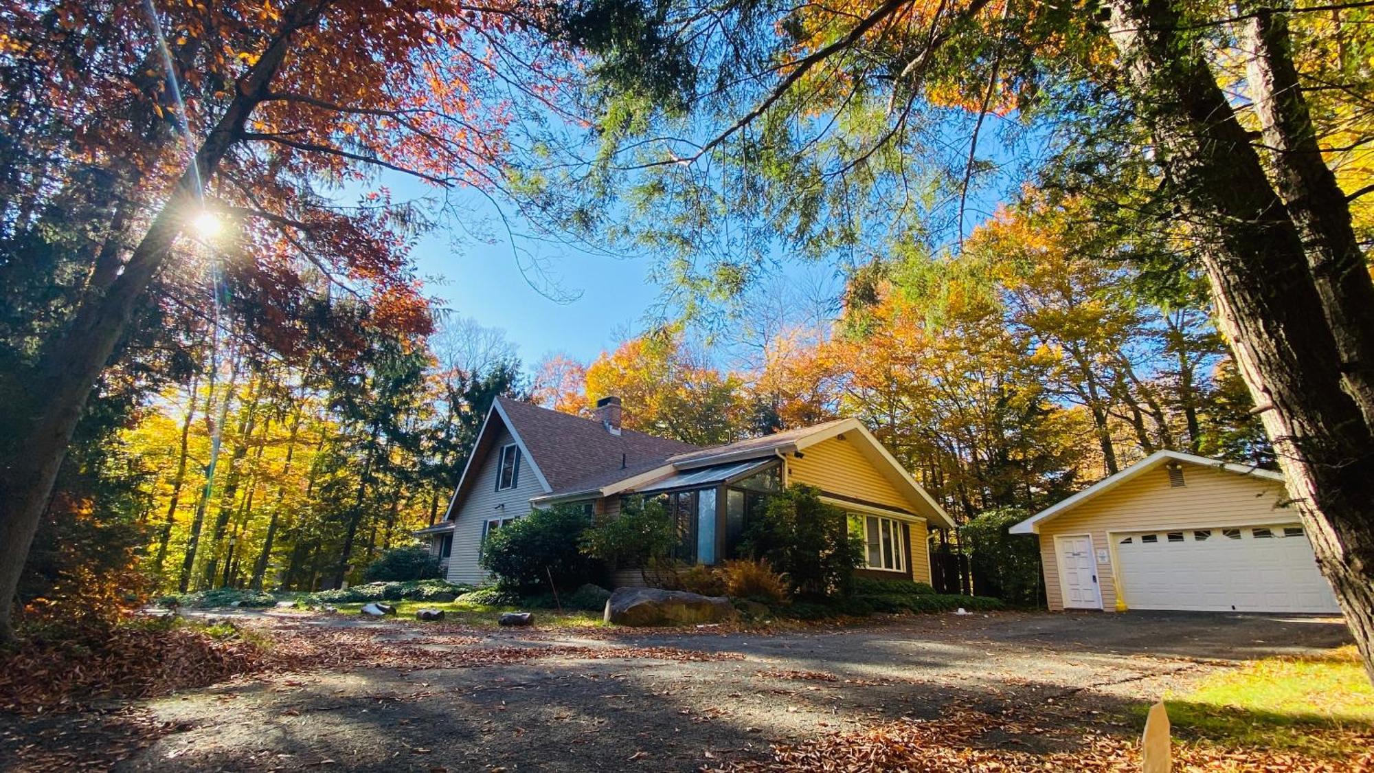 Walk To Pool & - Spacious Gateway, Hot Tub, Game Chalet Pocono Country Place