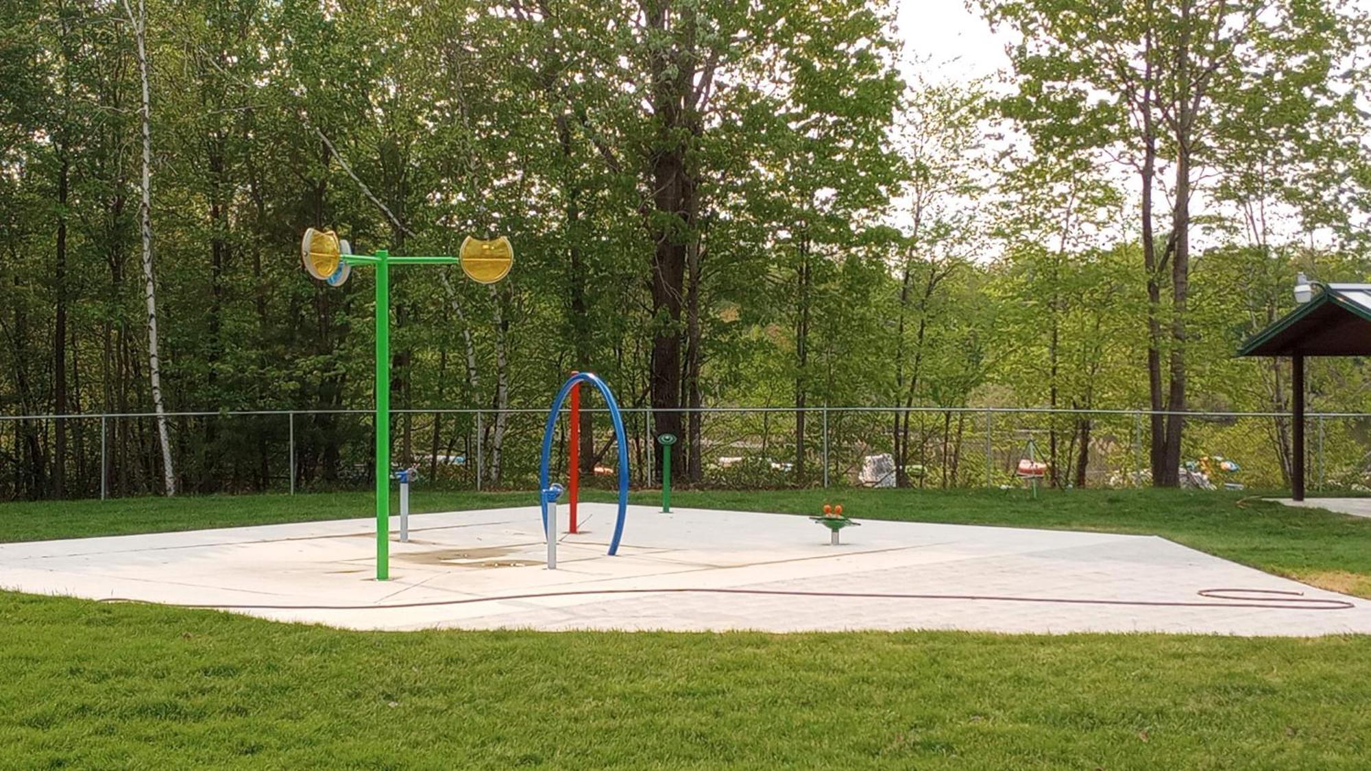 Walk To Pool & - Spacious Gateway, Hot Tub, Game Pocono Country Place