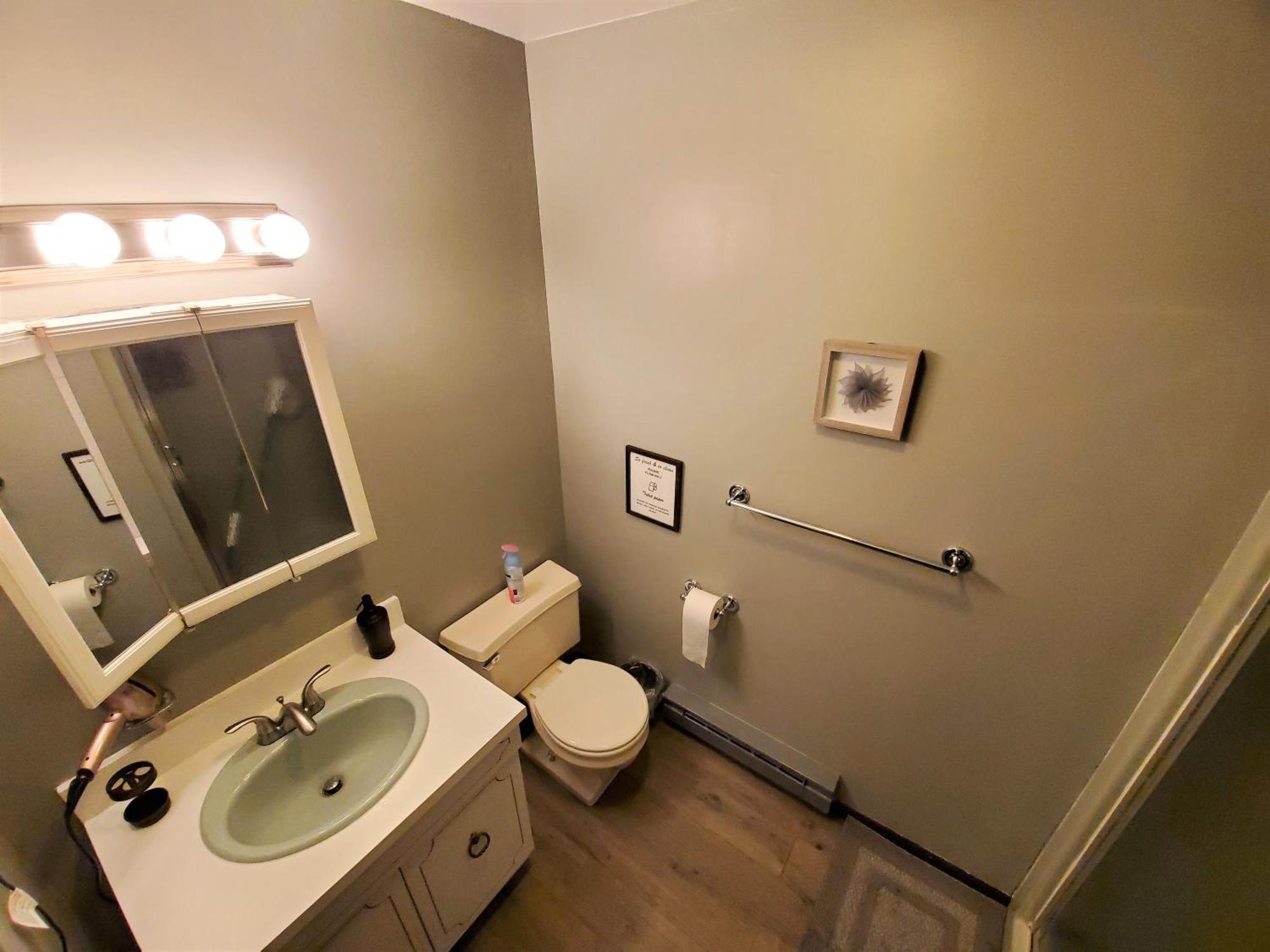 Walk To Pool & - Spacious Gateway, Hot Tub, Game Pocono Country Place